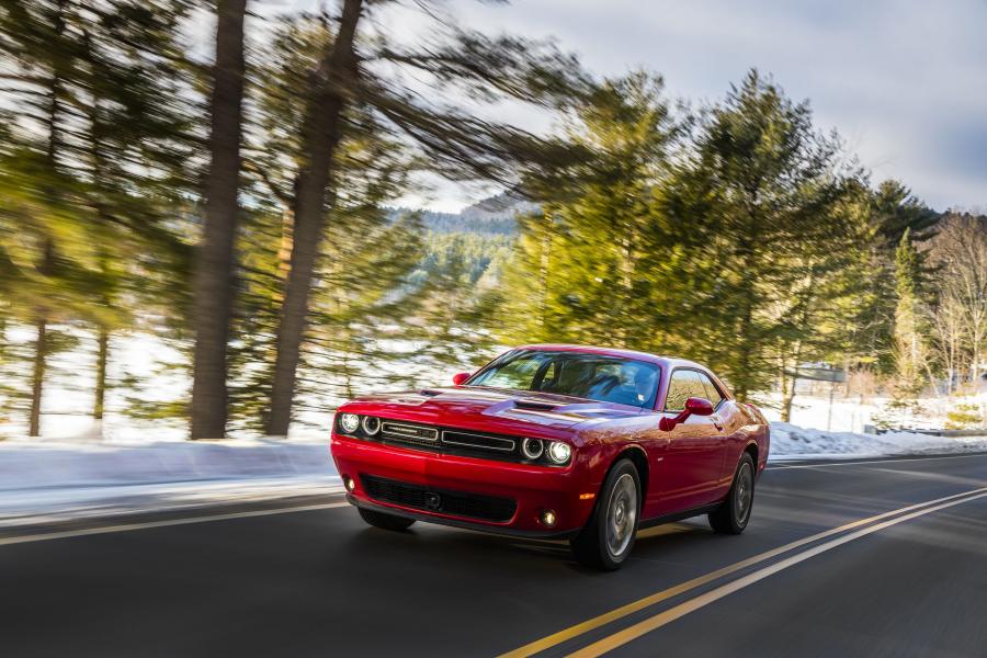  Dodge Challenger GT AWD 2016 года  (фото 11 из 33)
